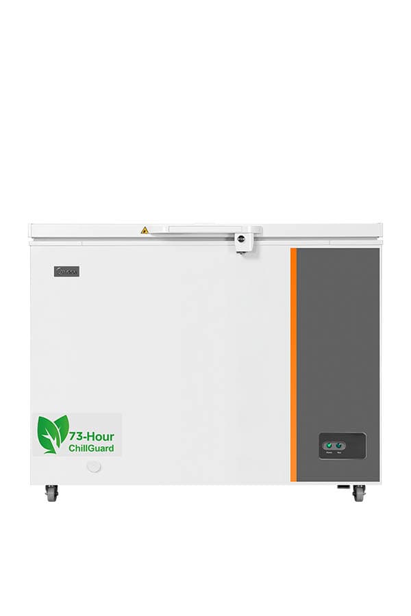 ثلاجة مبطنة بالثلج