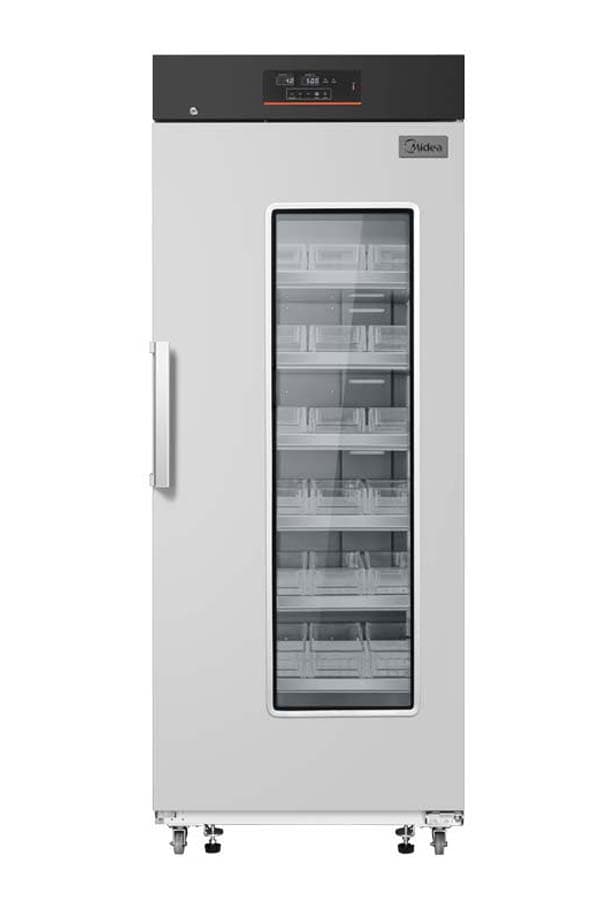 ثلاجة بنك الدم